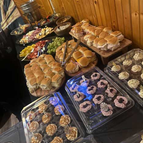 Sliders-and-pupcakes
